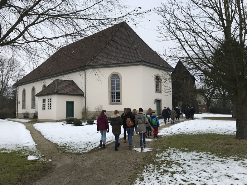 2017_01_22 Gru__nkohlwanderung zur Martinskirche Beedenbostel und dann zum Heidehof Bilder von Ralf 048.jpg